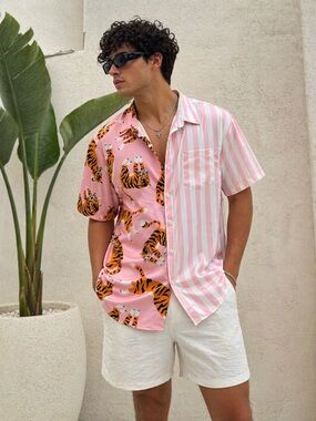 Men's Pink Tiger Print & Stripe Short-Sleeve Button-Down Shirt Size M